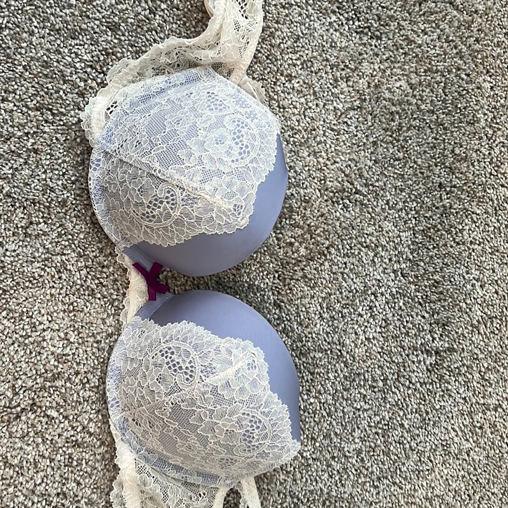 36 b underwire Purple and white lace Dream Angels Victoria secret pushup bra